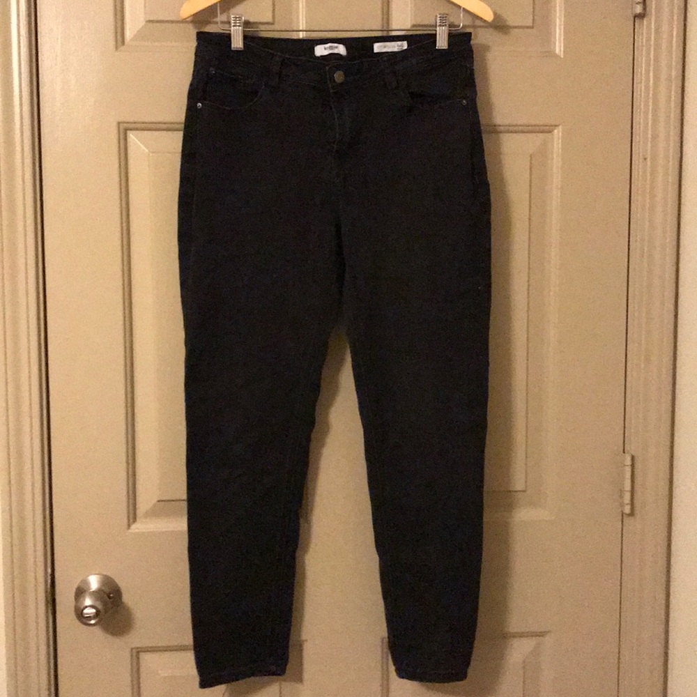 Black  Kensie Effortless Mid Rise Stretch denim jeans
